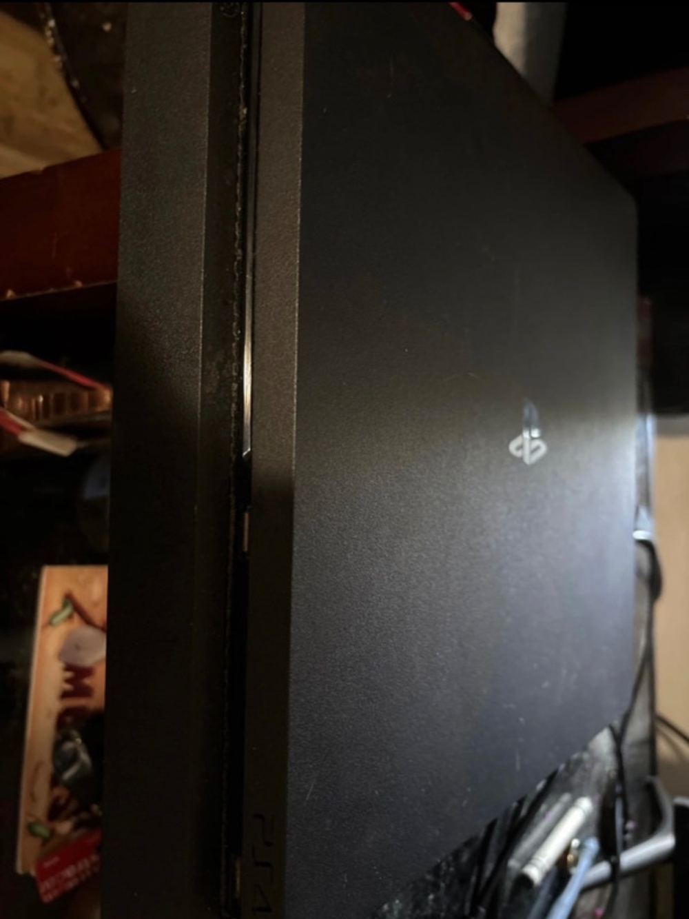 PS4 - Picture 2 of 4